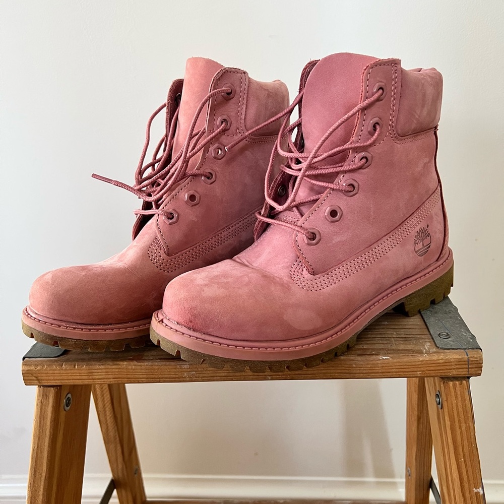 Timberland boot (pink). Size 6. Great condition